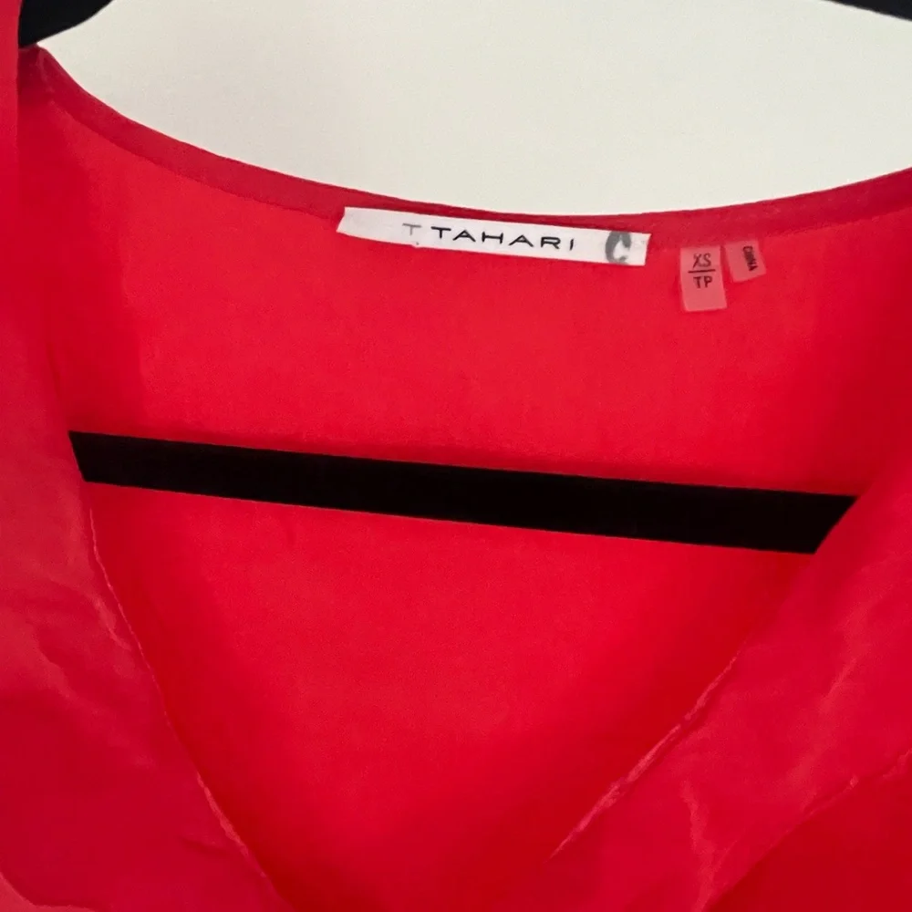 Women’s red silk blouse - Picture 2 of 6